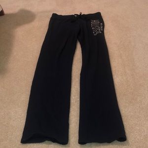 navy blue hollister sweatpants